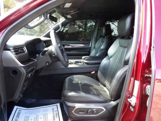 2024 Jeep Wagoneer Base
