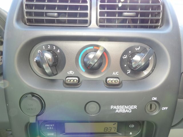 2004 Nissan Frontier XE