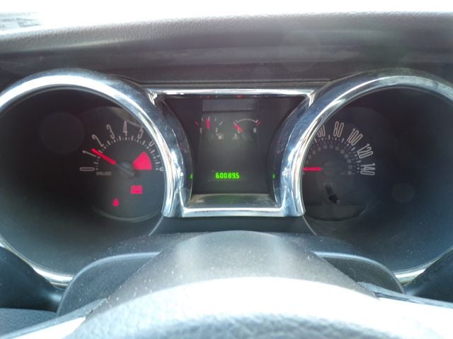 2005 Ford Mustang GT Deluxe