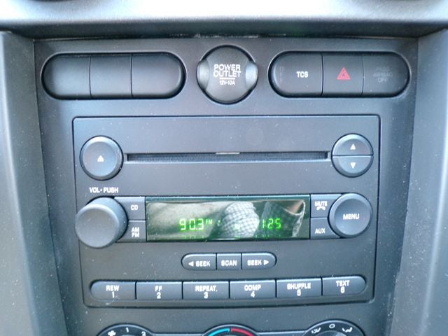 2005 Ford Mustang GT Deluxe