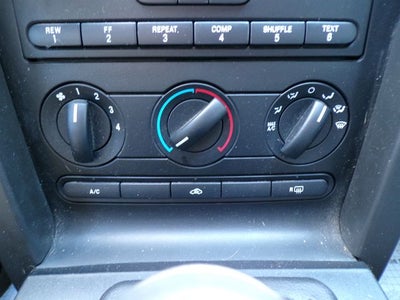 2005 Ford Mustang GT Deluxe