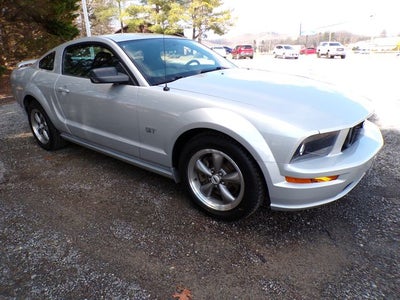 2005 Ford Mustang GT Deluxe