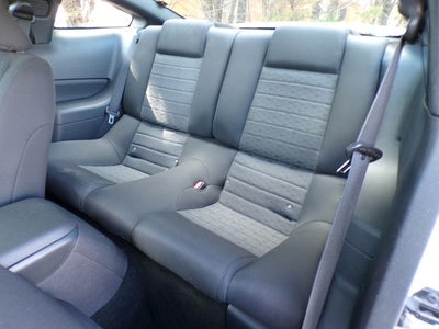 2005 Ford Mustang GT Deluxe