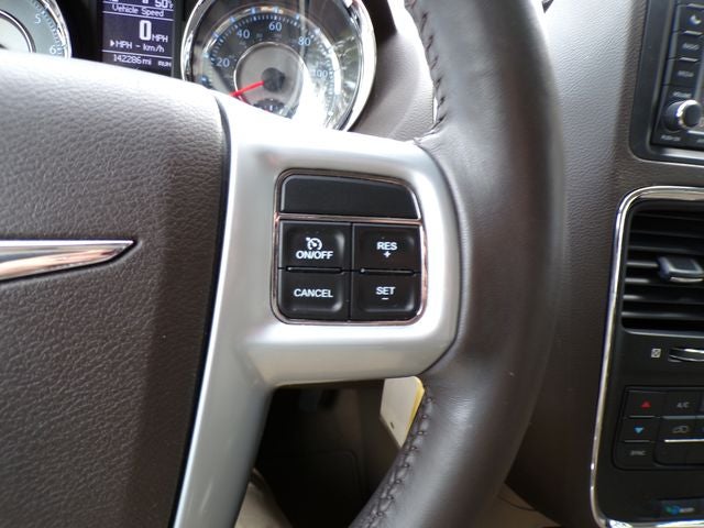 2013 Chrysler Town & Country Touring