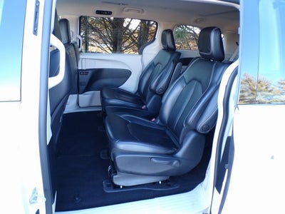 2023 Chrysler Pacifica Hybrid Touring L