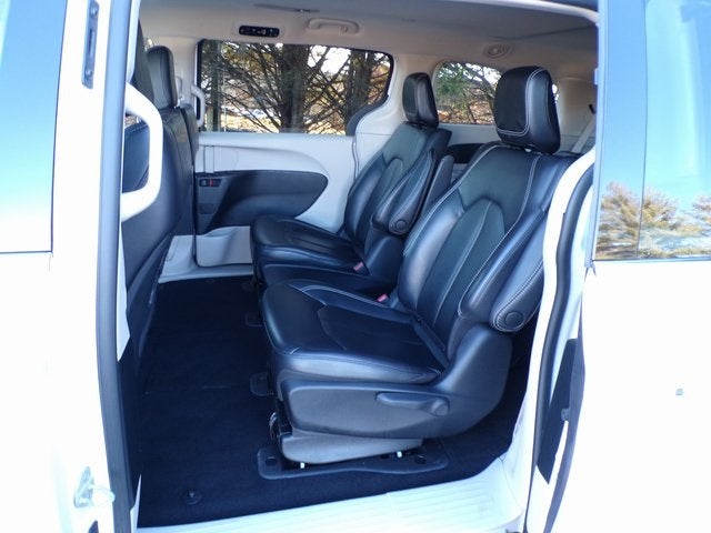 2023 Chrysler Pacifica Hybrid Touring L