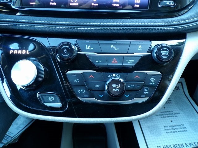 2023 Chrysler Pacifica Hybrid Touring L