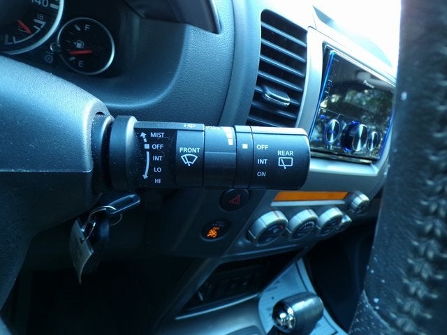 2005 Nissan Pathfinder SE Off-Road