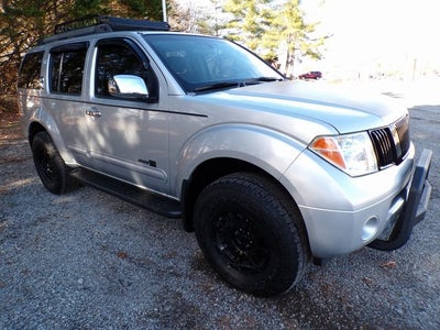 2005 Nissan Pathfinder SE Off-Road